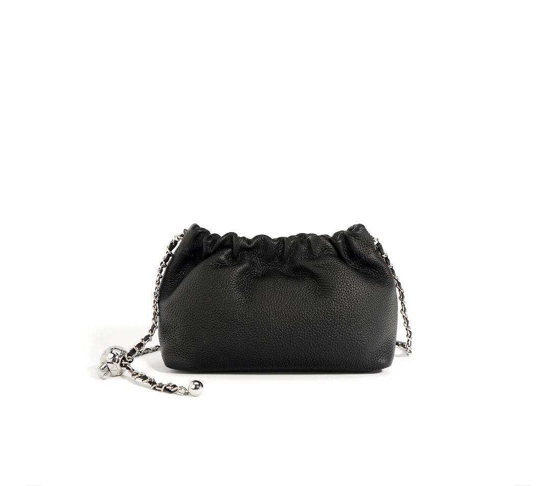 Shoulder Bag in Leather