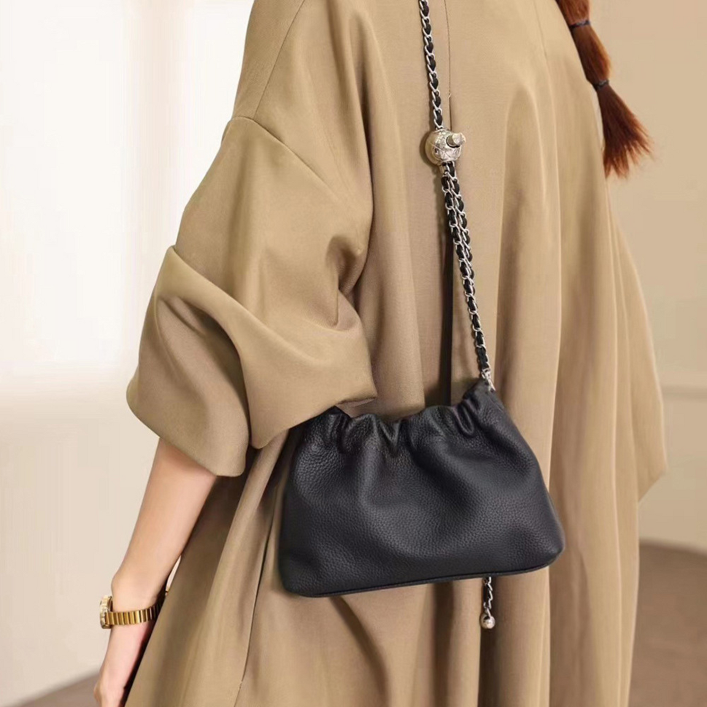 Shoulder Bag in Leather